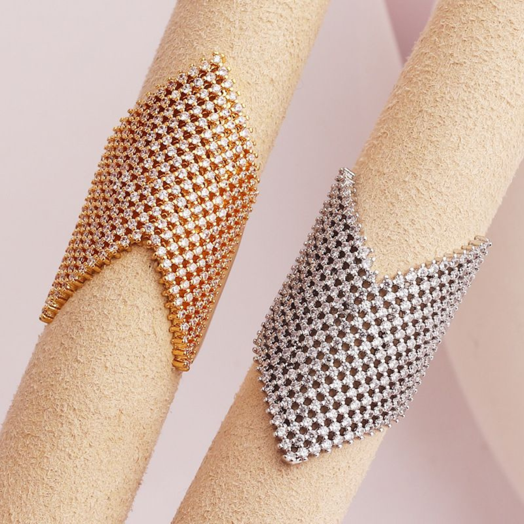 Diamas